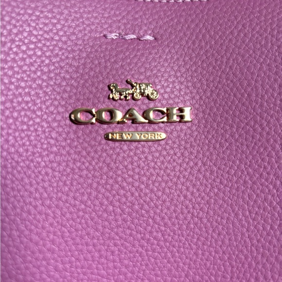 Like New!! Coach Large Town Bucket Bag in Violet Orchid! - Picture 4 of 8